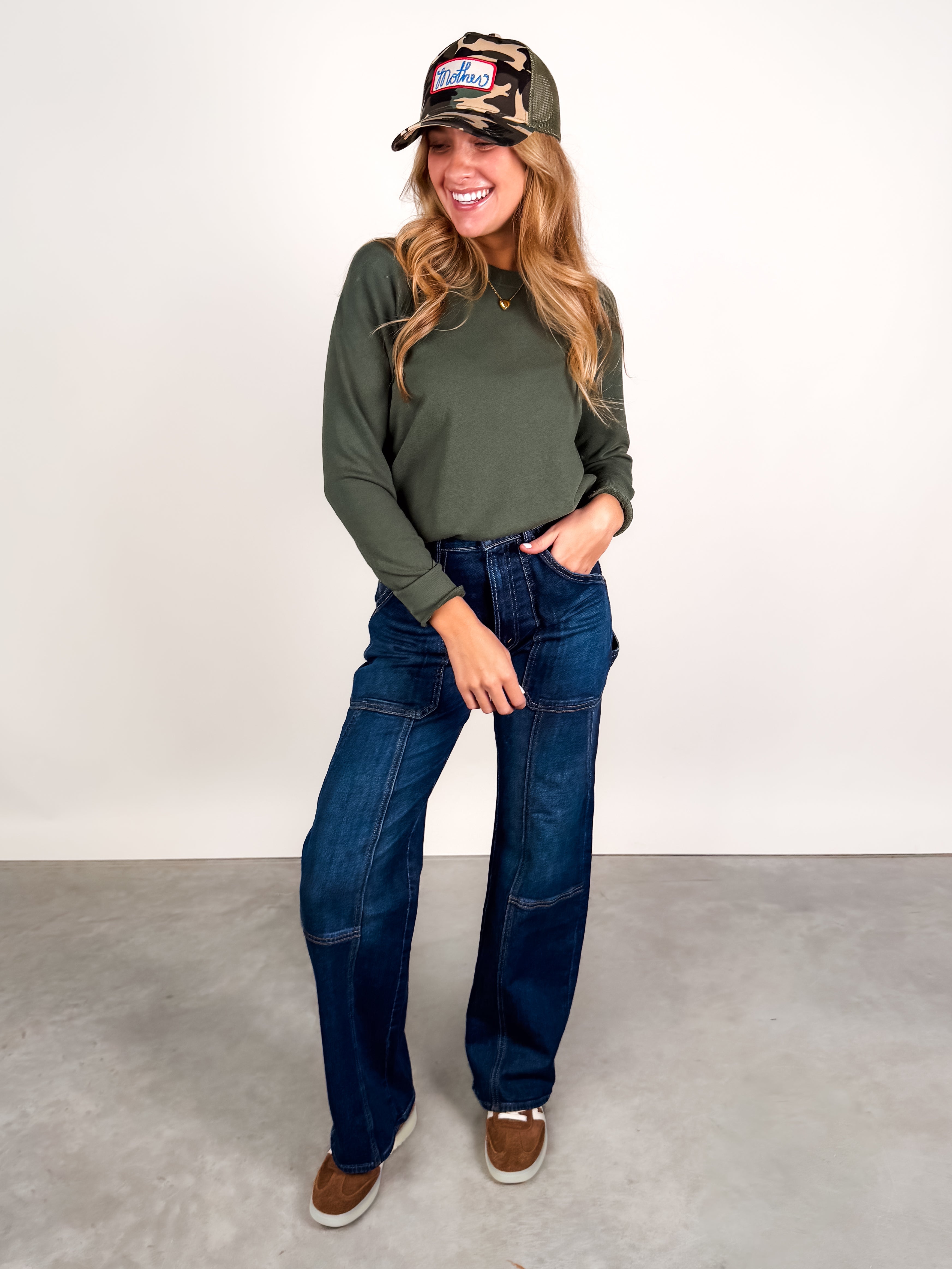 The Alexi Sweatshirt Look image