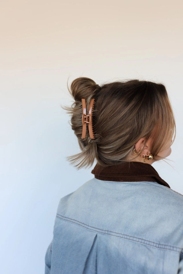 Shiny Midi Hold Everything Claw Clip