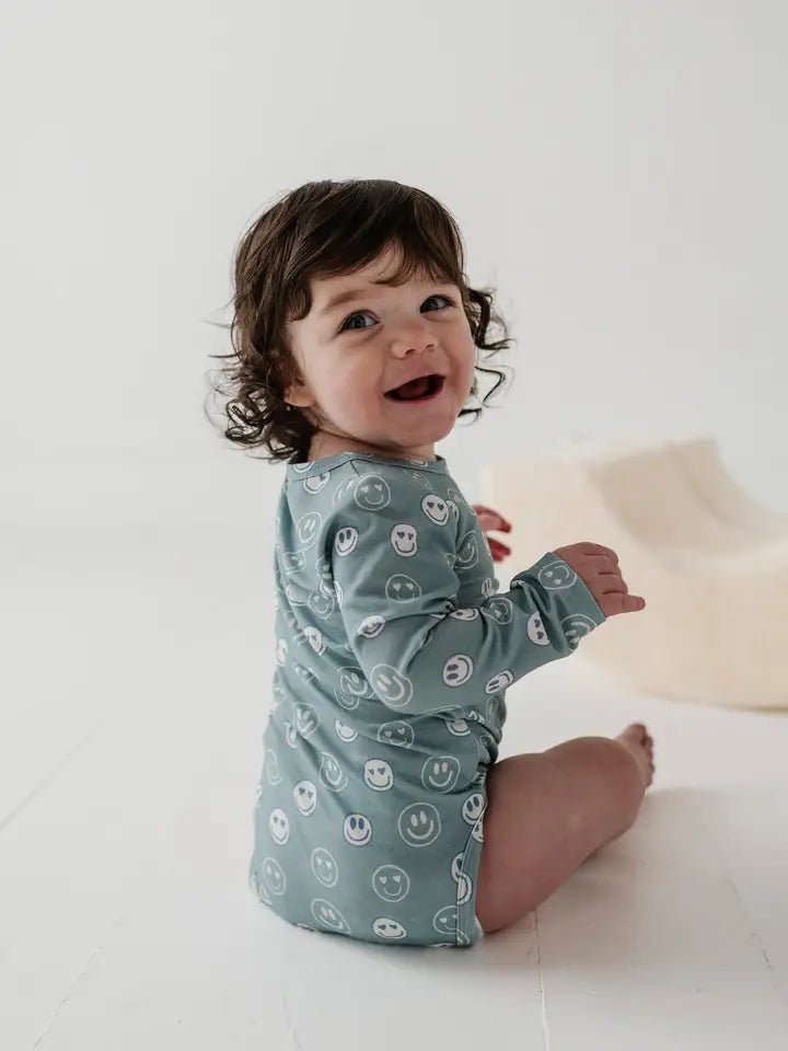 Heart Eyes Long Sleeve Bodysuit