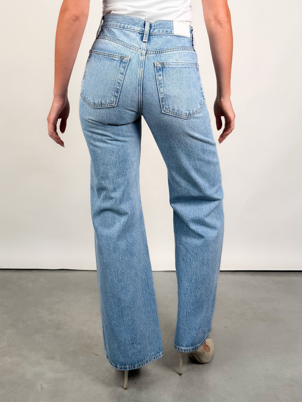 Larsen Relaxed Flare Jeans in Mellow