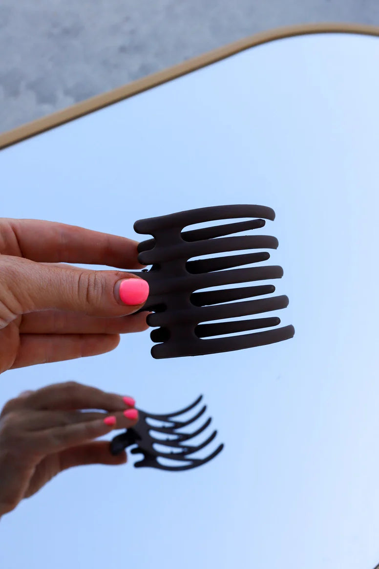 Wide Lay Down Claw Clip