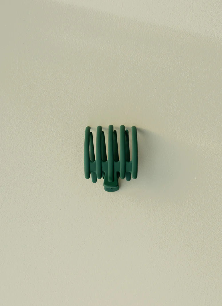 Wide Lay Down Claw Clip