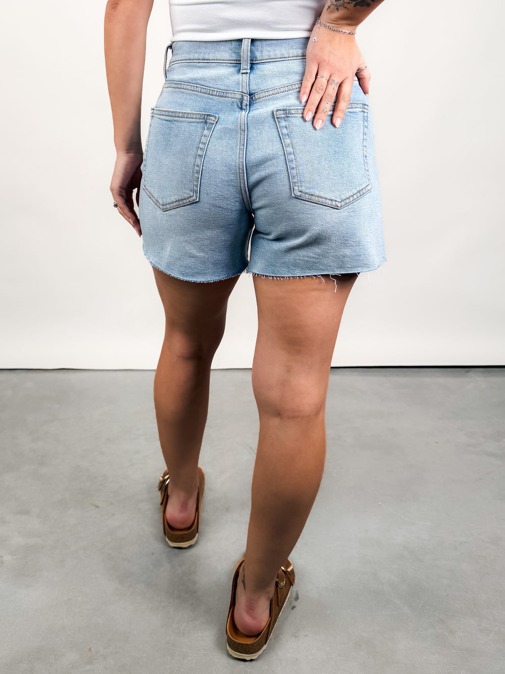 Jonah Mid Rise Relaxed Short