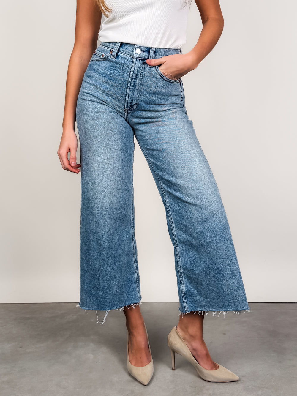 Lana Crop High Rise Ultra-Wide Leg Jean in Bistro