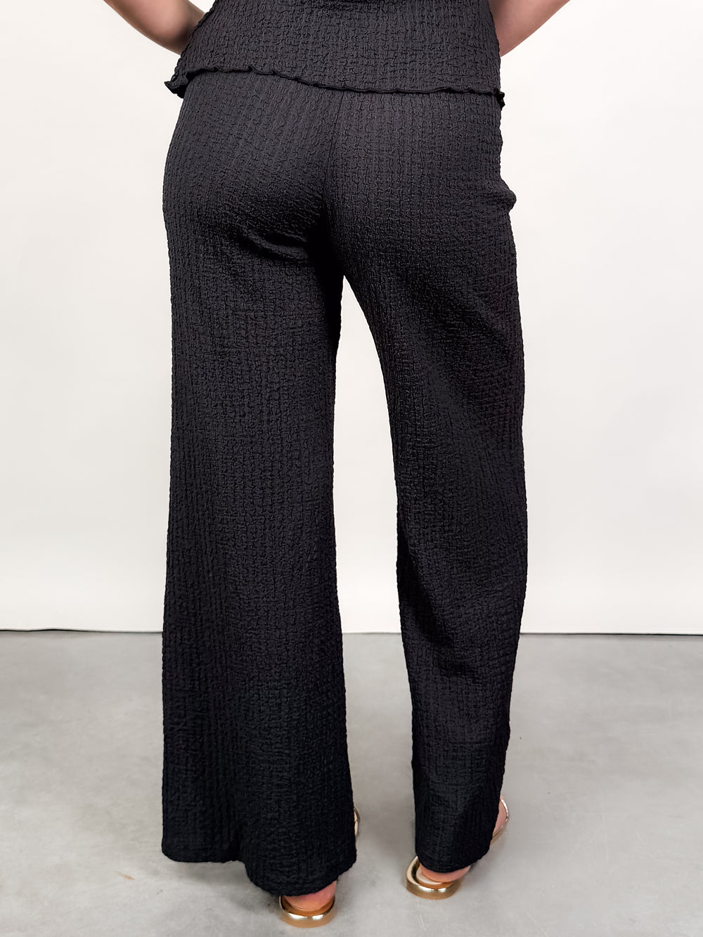 Never Show Crinkle Textured Pants