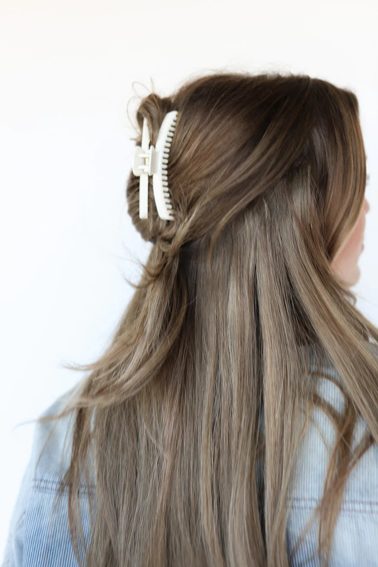 Shiny Midi Hold Everything Claw Clip