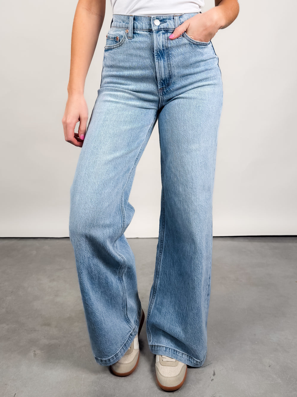 Lana High Rise Ultra Wide Leg Jeans in Perspective