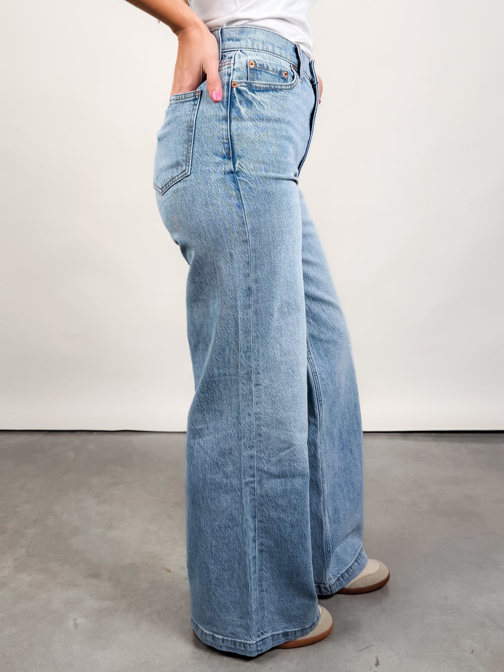 Lana High Rise Ultra Wide Leg Jeans in Perspective