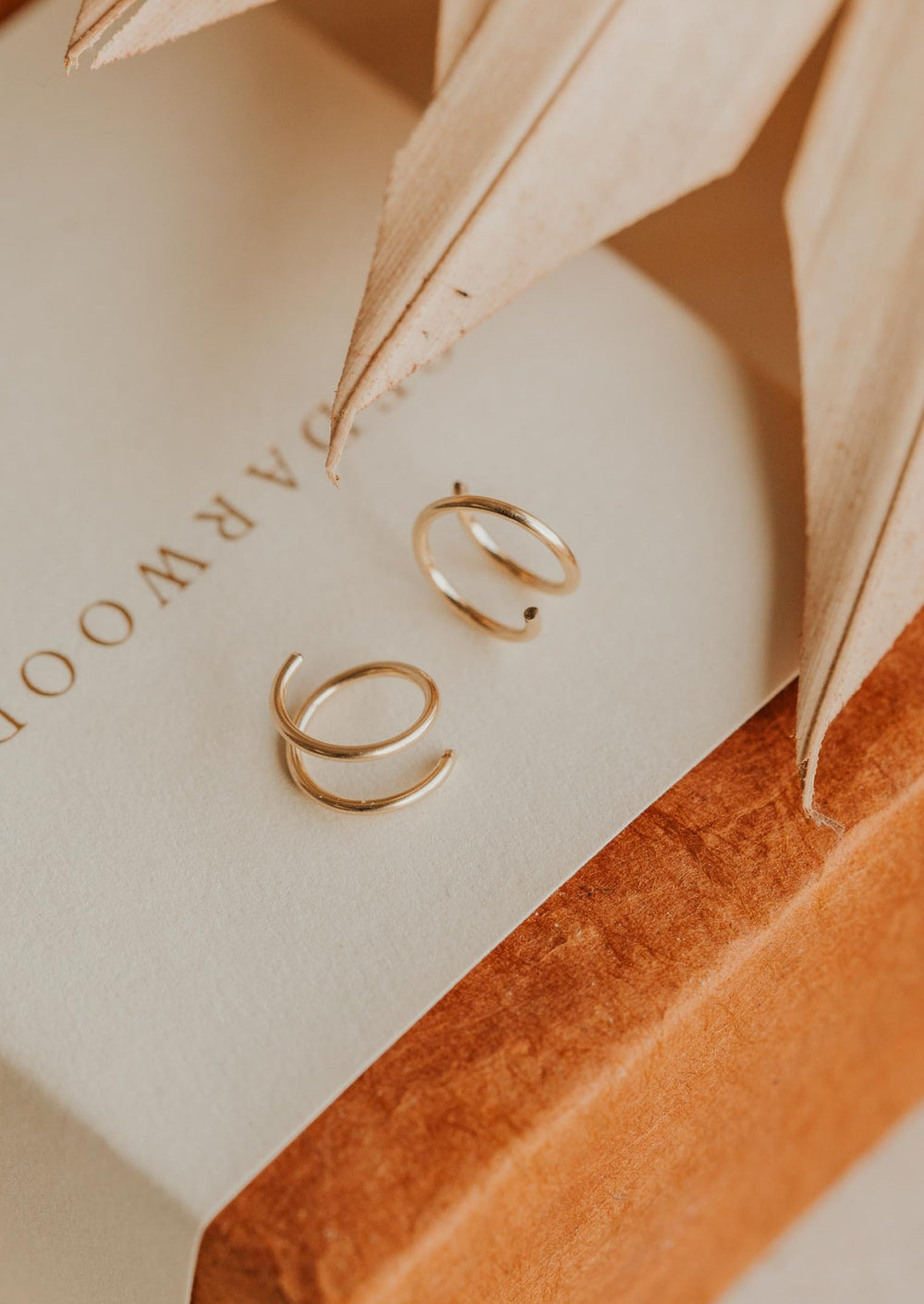 Tiny Twist Earrings 8MM